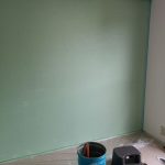 子供部屋のアクセントクロスはDIYでグリーンの珪藻土塗りに
